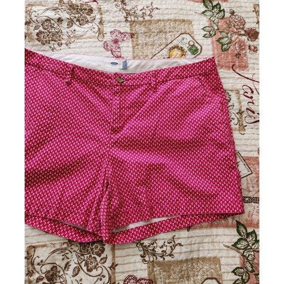 Old Navy Women's Chino Shorts Fuchsia with Flower‎ Print  Pockets Cotton Size 16 - Picture 2 of 10